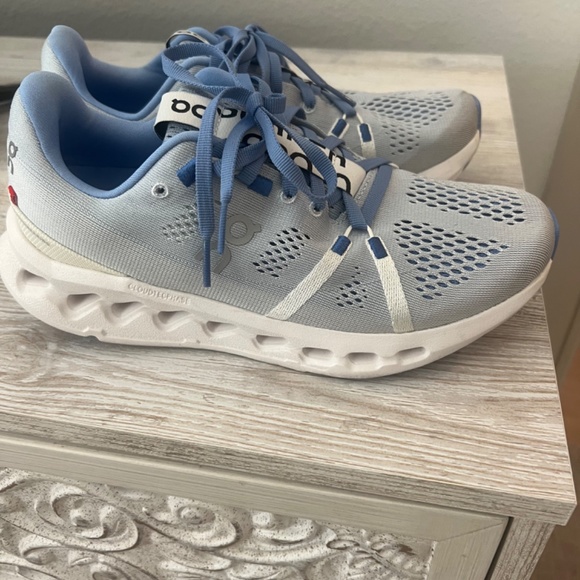 On Cloudsurfer Running Show - Picture 2 of 7